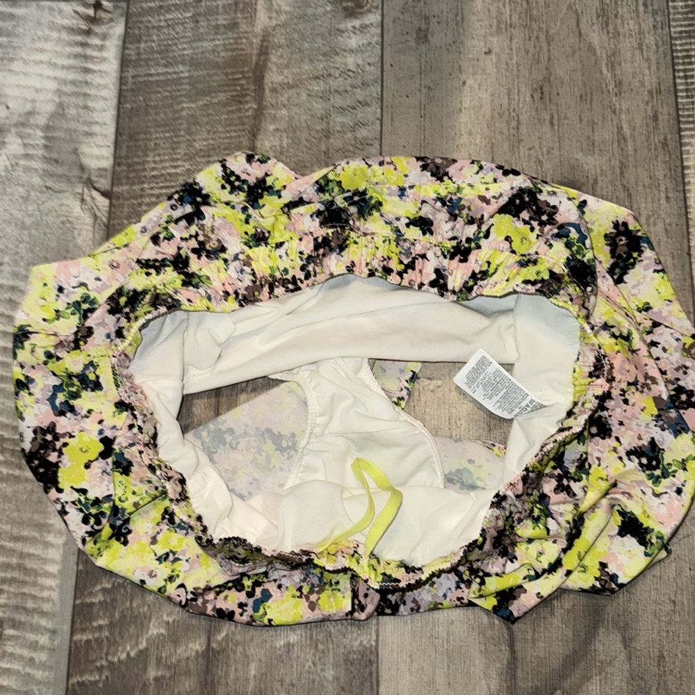 Old Navy‎ Pink and Yellow Athletic Shorts Vibrant Floral Design-size L - Picture 3 of 6